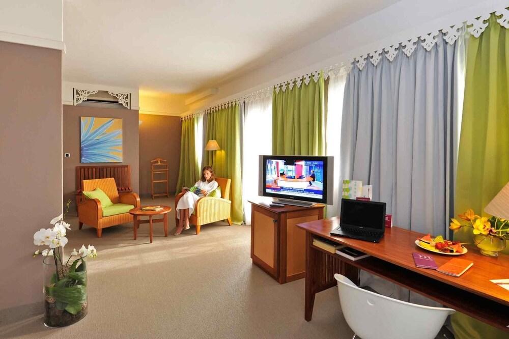 Hotel Exsel Creolia Σαιν-Ντενί Εξωτερικό φωτογραφία