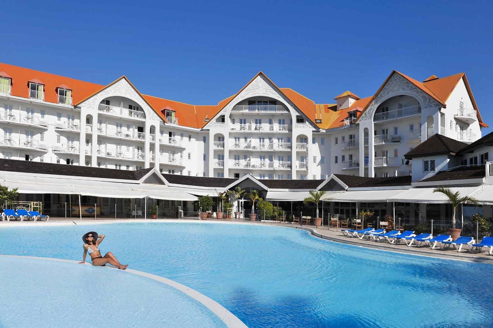 Hotel Exsel Creolia Σαιν-Ντενί Εξωτερικό φωτογραφία